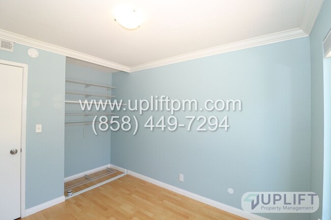 Building Photo - 3 bed 2 bath House With Solar And Communit...