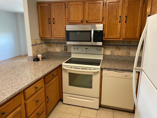 Building Photo - 51 Schuyler Ave