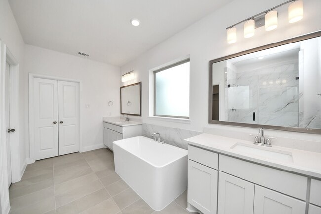 Building Photo - 4042 Colony Ln