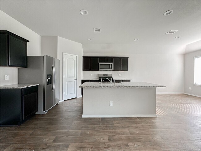 Building Photo - 40507 Birch Shadows Ct