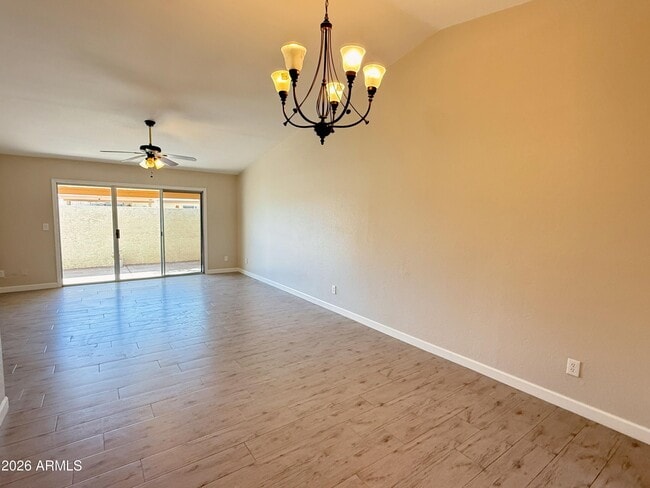 Building Photo - 2605 W Willow Ave