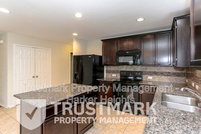Building Photo - 1321 Cozy Creek Dr