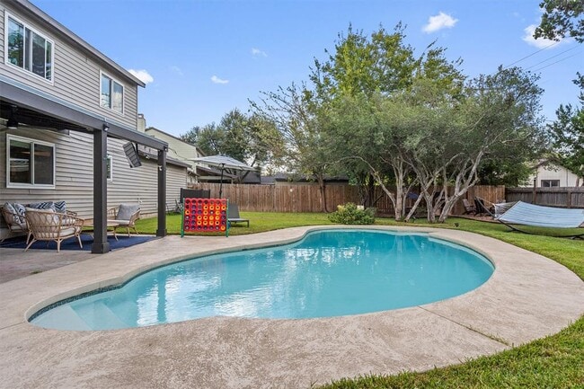 Building Photo - 1602 Rock Creek Dr
