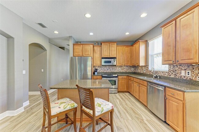 Building Photo - 135 River Enclave Ct