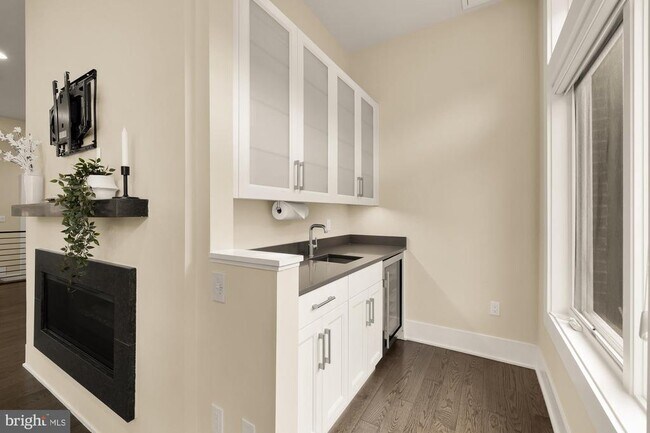 Building Photo - 153 Winsome Cir