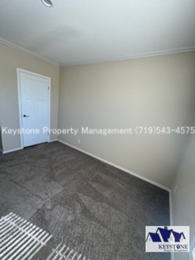 Building Photo - 1051 E Platteville Blvd