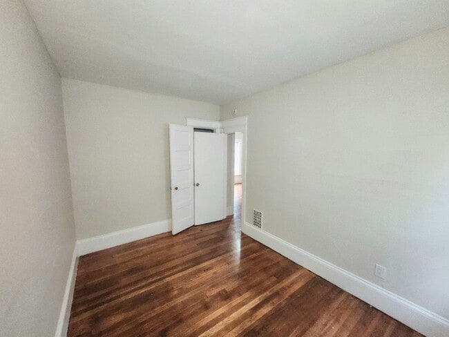 Building Photo - 357 Columbia Ave