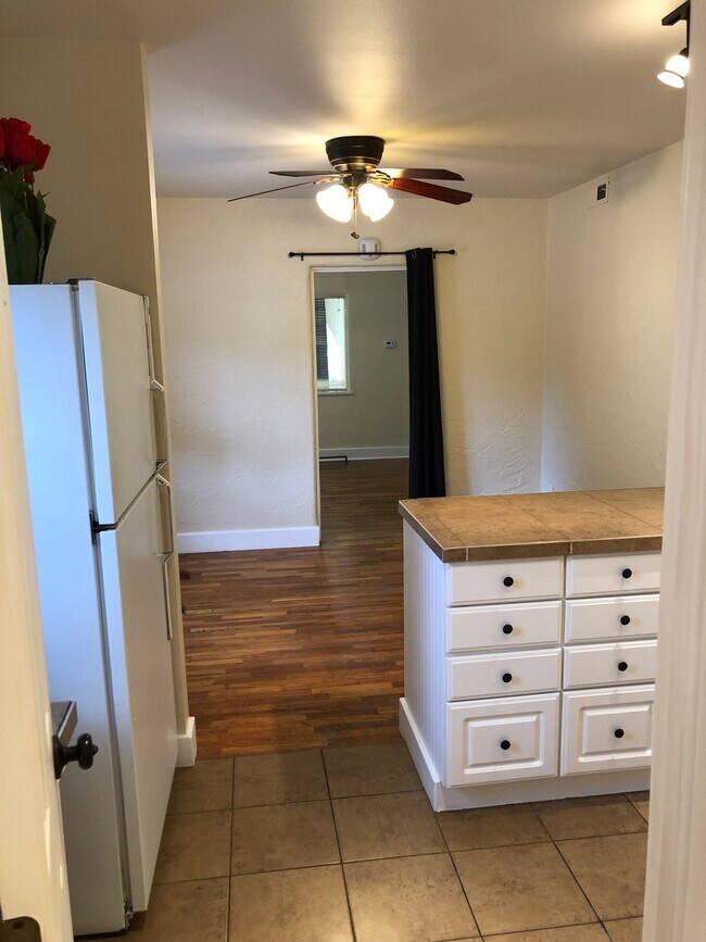 Building Photo - Platte 4 Plex
