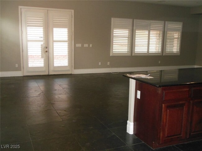 Building Photo - 10390 Blue Ginger Dr