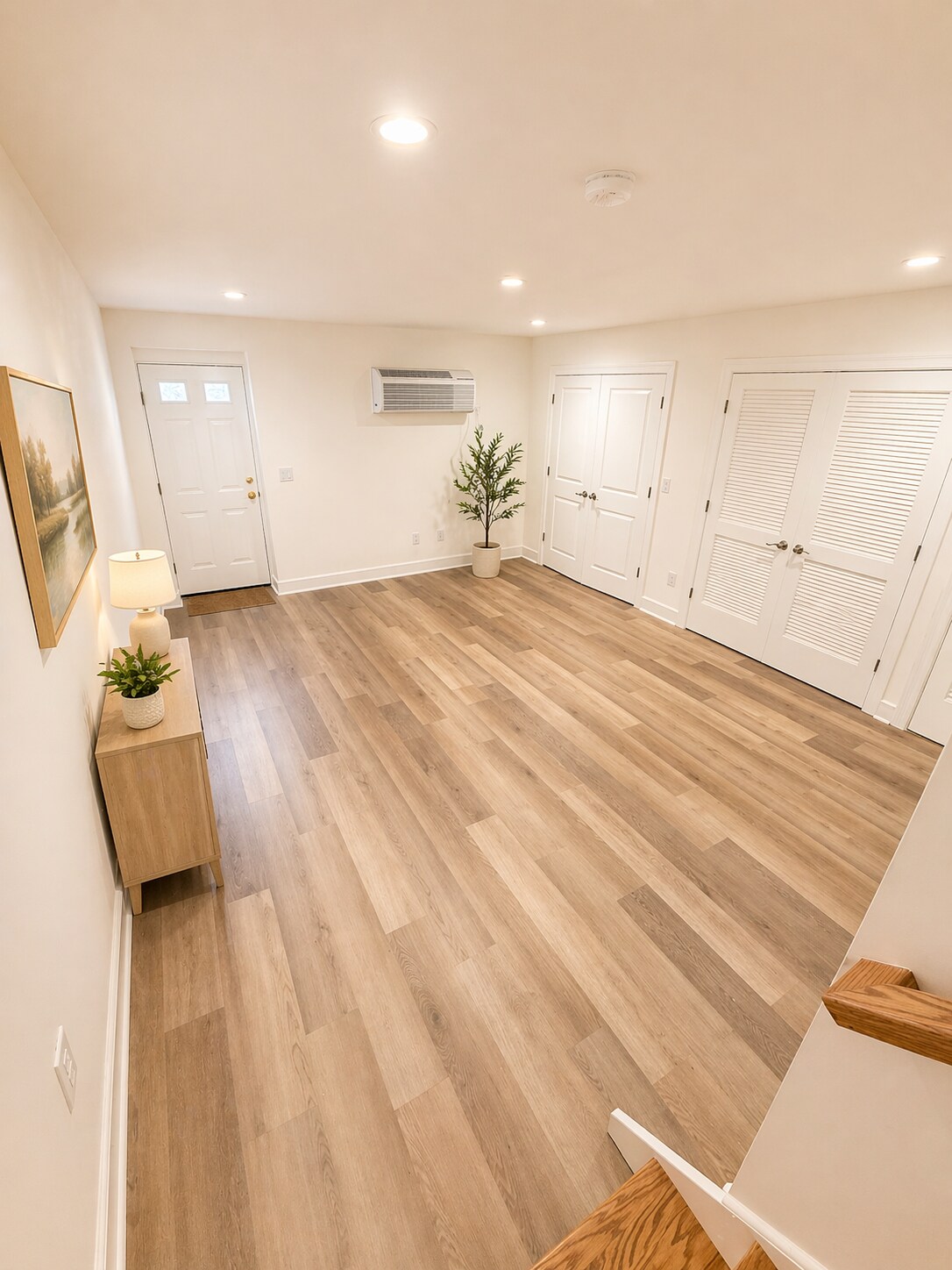 Building Photo - 374 Semel Ave