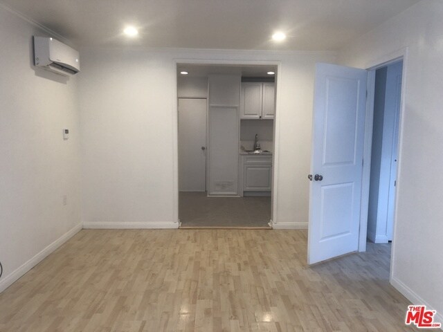 Building Photo - 410 N Frederic St