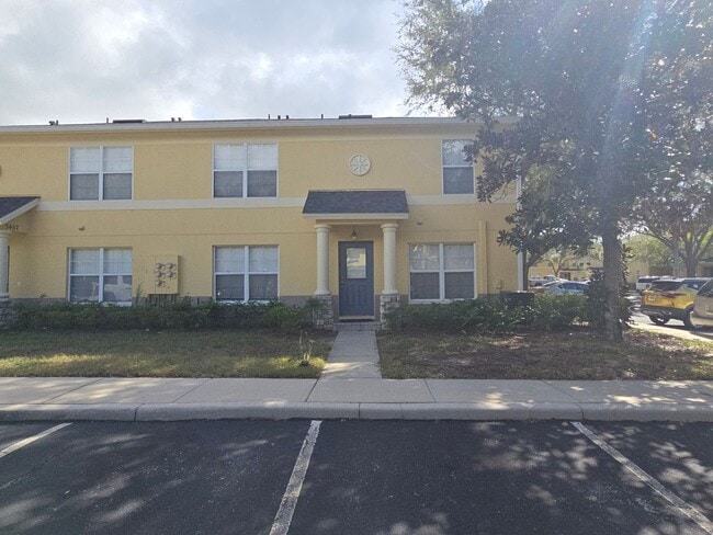 Building Photo - 3/3 Townhome In Valrico