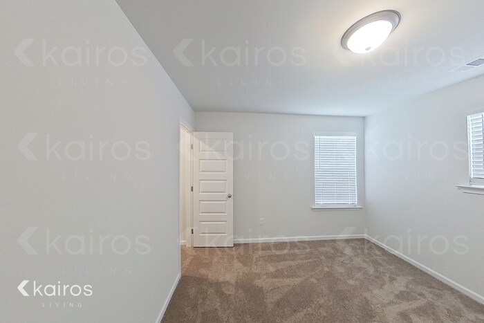 Building Photo - 201 Redwood Ct