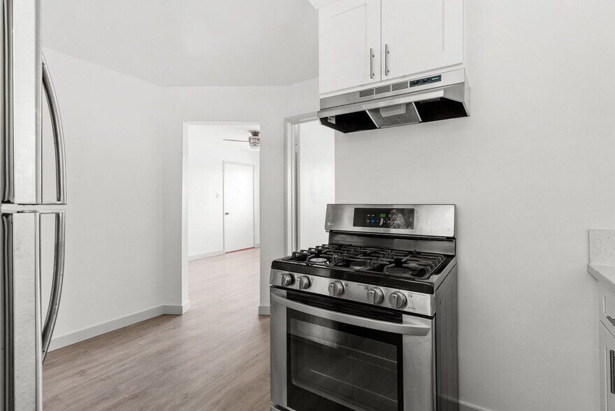 Building Photo - 727 Olive Ave