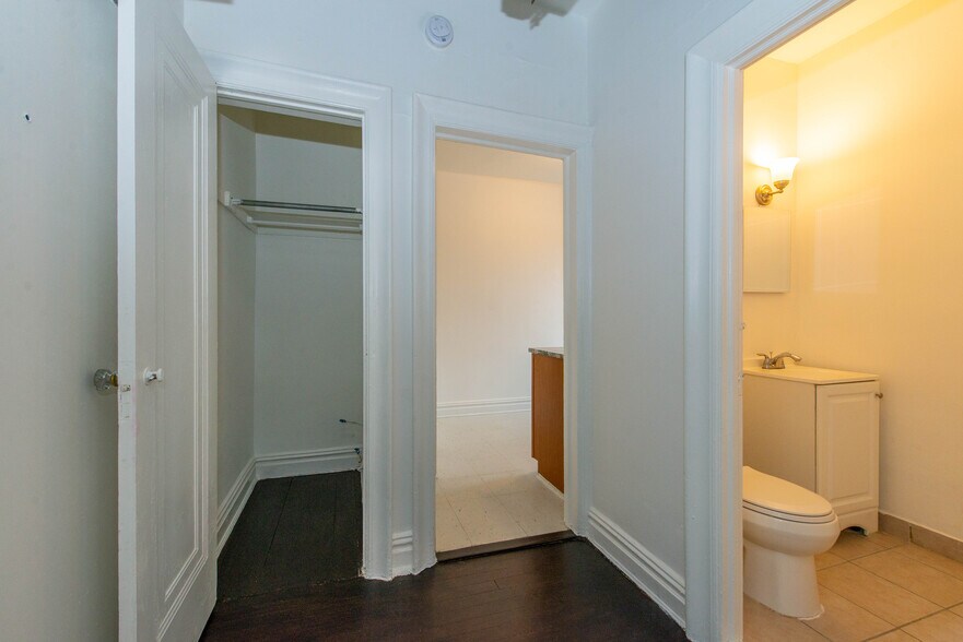 Kitchen Entrance & Closet - 75 Anderson St