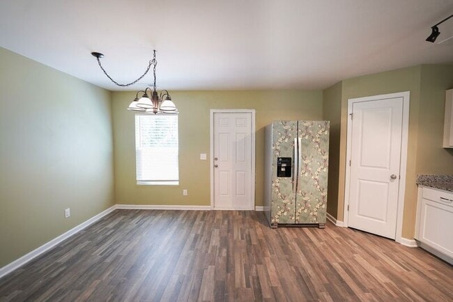 Building Photo - 44 Sunrise Cir