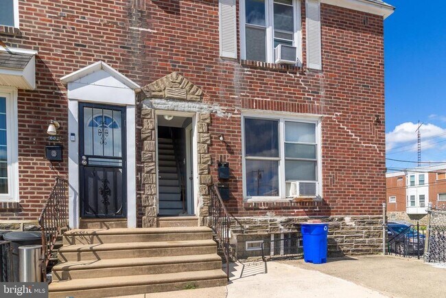 Building Photo - 600 E Carver St