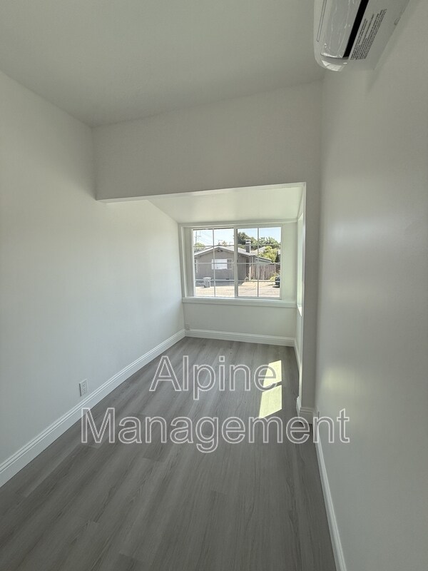 Building Photo - 109 Broadway