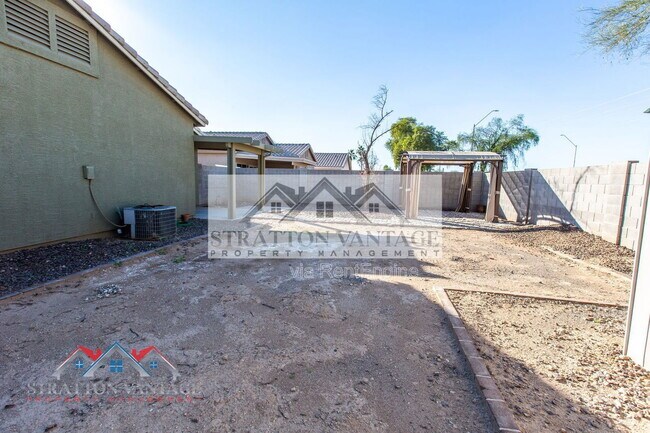 Building Photo - 16092 W Woodlands Ave