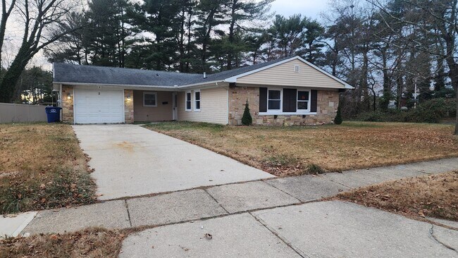 Building Photo - 2 Hazelwood Cir