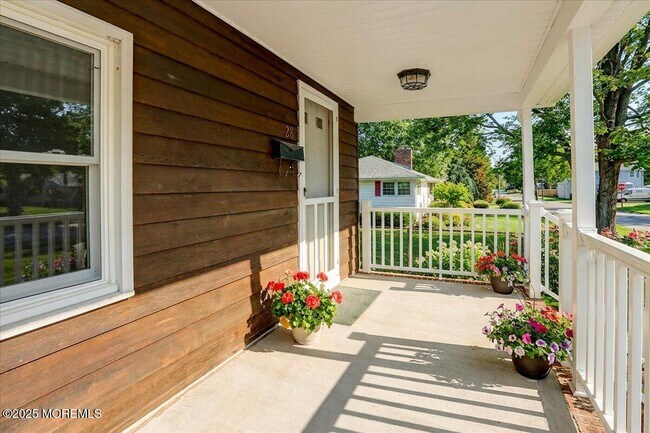 Building Photo - 28 Sedgwick St