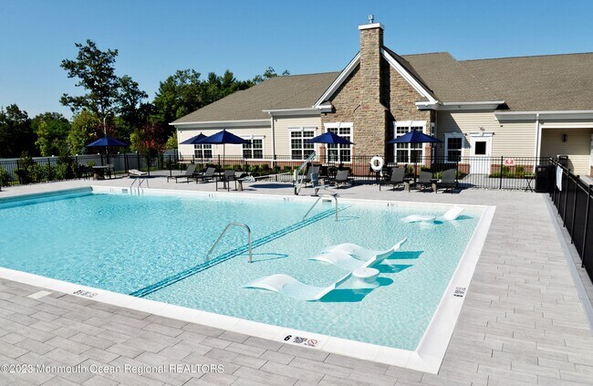 Building Photo - 1907 Stallion Cir E