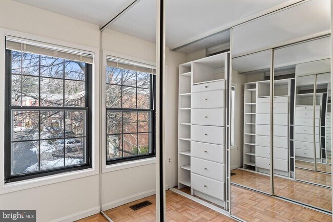 Building Photo - 5412 Wycklow Ct