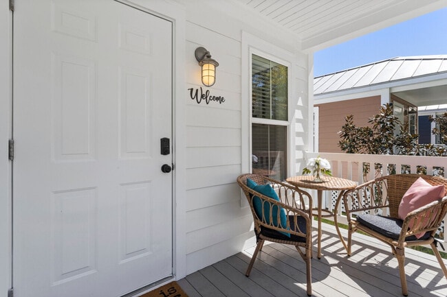 Building Photo - 1911 Government St