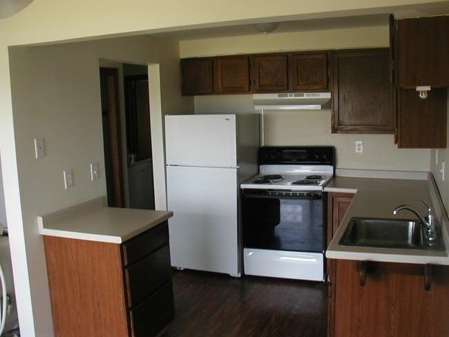 Kitchen - 75 Marine Park