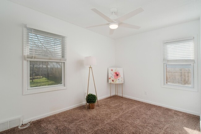 Building Photo - 13621 Vernon St