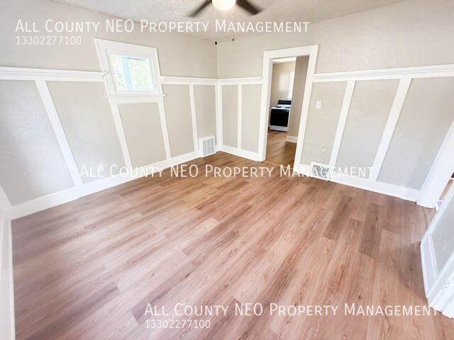 Building Photo - 549 Wildwood Ave