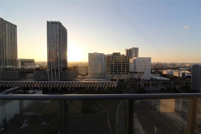 Building Photo - 11 NE 6th St