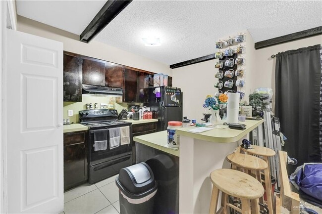 Building Photo - 25 Fern Ave W