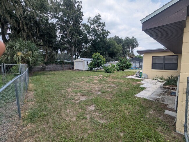 Building Photo - For Rent: 4 Bedroom, 3  Bathroom, Office/Den, Sunroom/Florida room, Large Shed, Huge backyard
