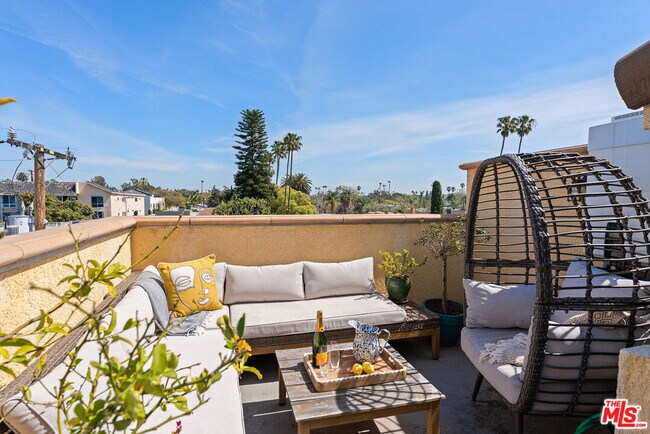 Building Photo - 500 Orlando Ave