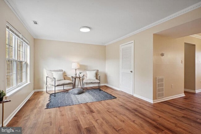 Building Photo - 9497 Linden Leaf Ct