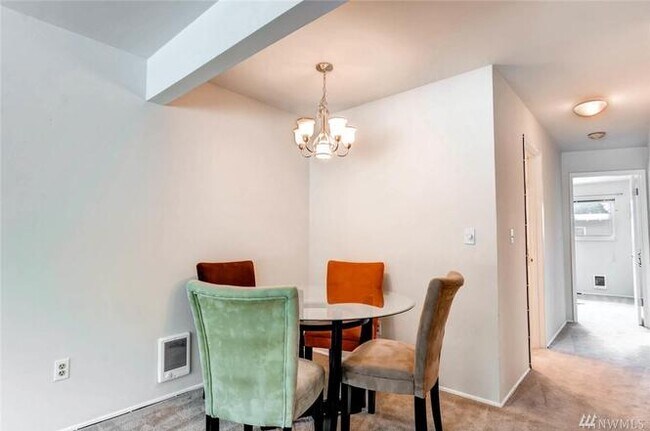 Building Photo - 5722 122nd Pl SE