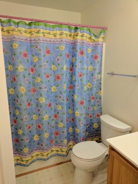 Another bathroom - 6250 Deep River Canyon