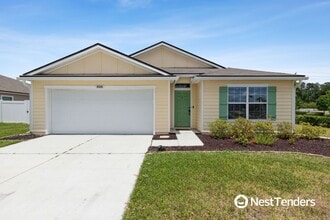 Building Photo - Four Bedroom Just Off Amelia Concourse!