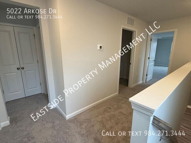 Building Photo - 5022 Arkose Dr