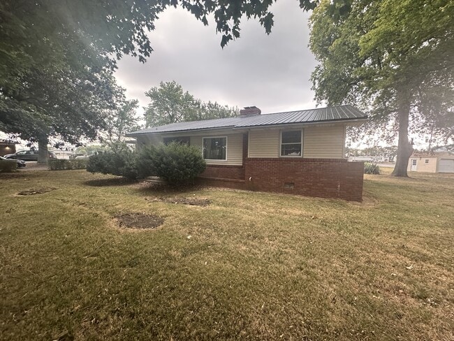 Primary Photo - 10248 Dixie Beeline Hwy
