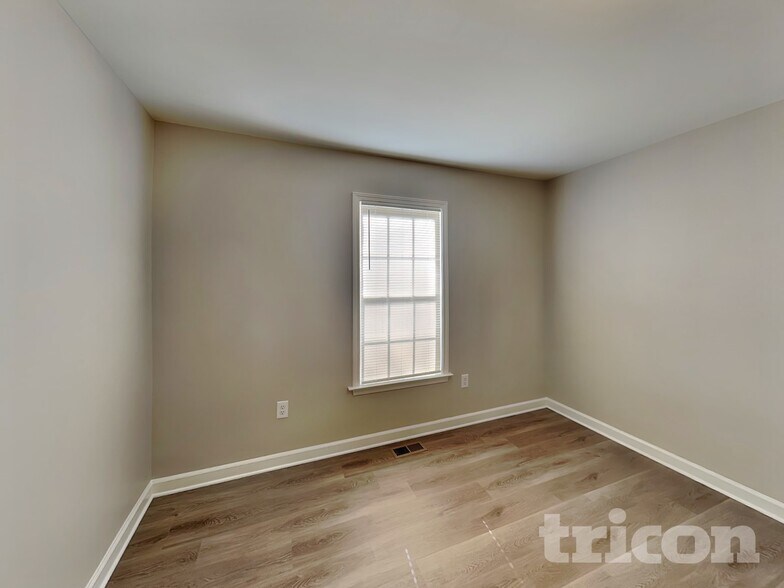 Building Photo - 1670 Red Bird Cir SE