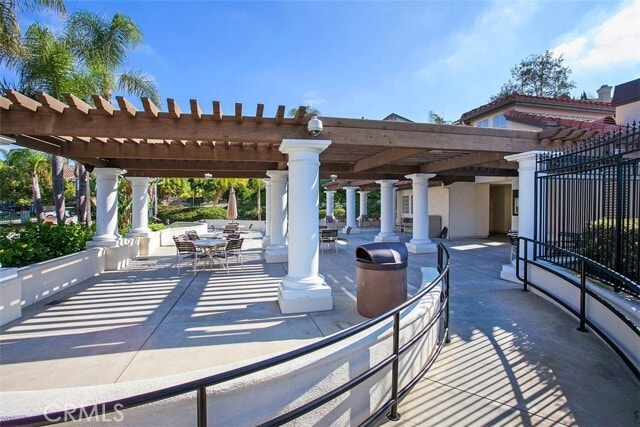 Building Photo - 27901 Glenfield Cir