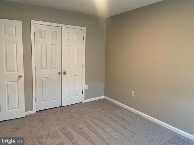 Building Photo - 2504 W Franklin St