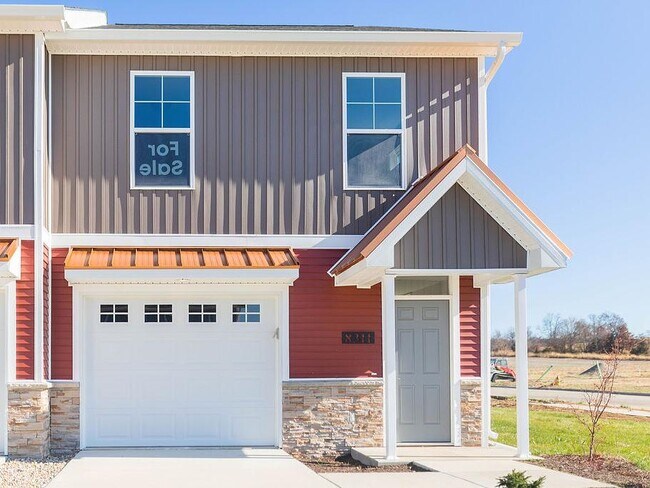 Building Photo - Westcott 20B - Townhome W/ Garage