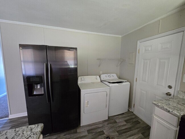 Building Photo - 4617 Belford Rd