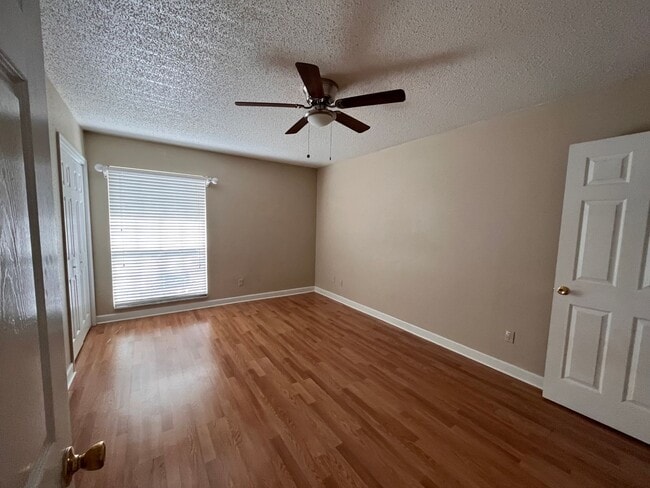 Building Photo - 1 bed 1 bath upstairs condo in Altamonte S...