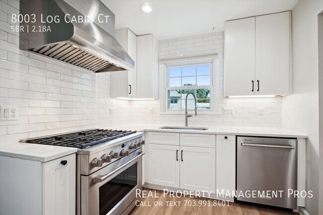 Building Photo - 8003 Log Cabin Ct