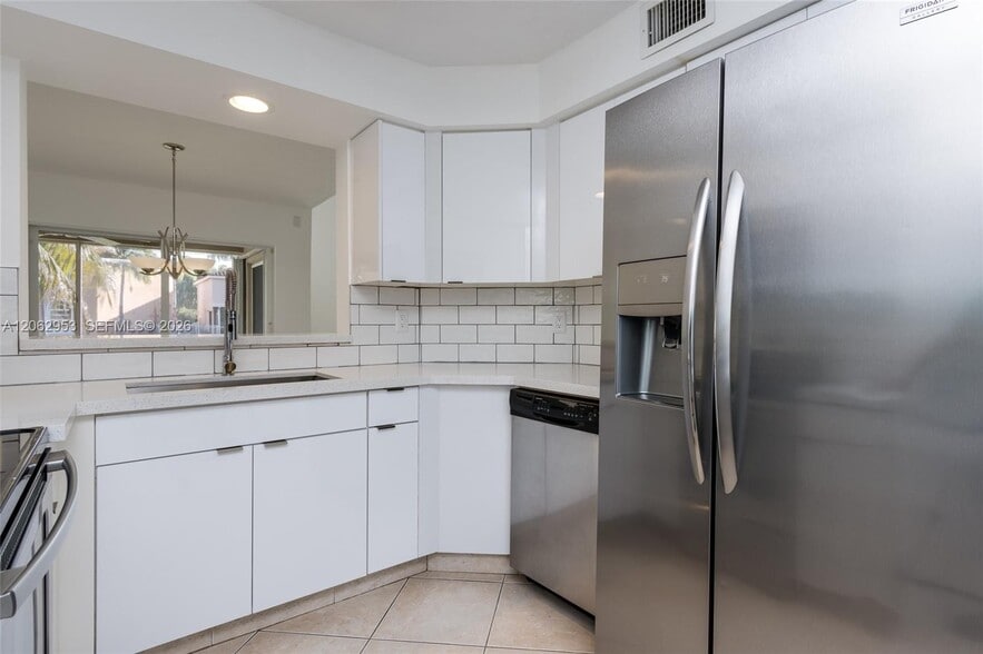 Building Photo - 1540 N Trafalgar Cir