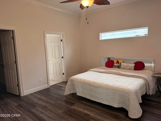 Building Photo - 2516 Country Club Dr